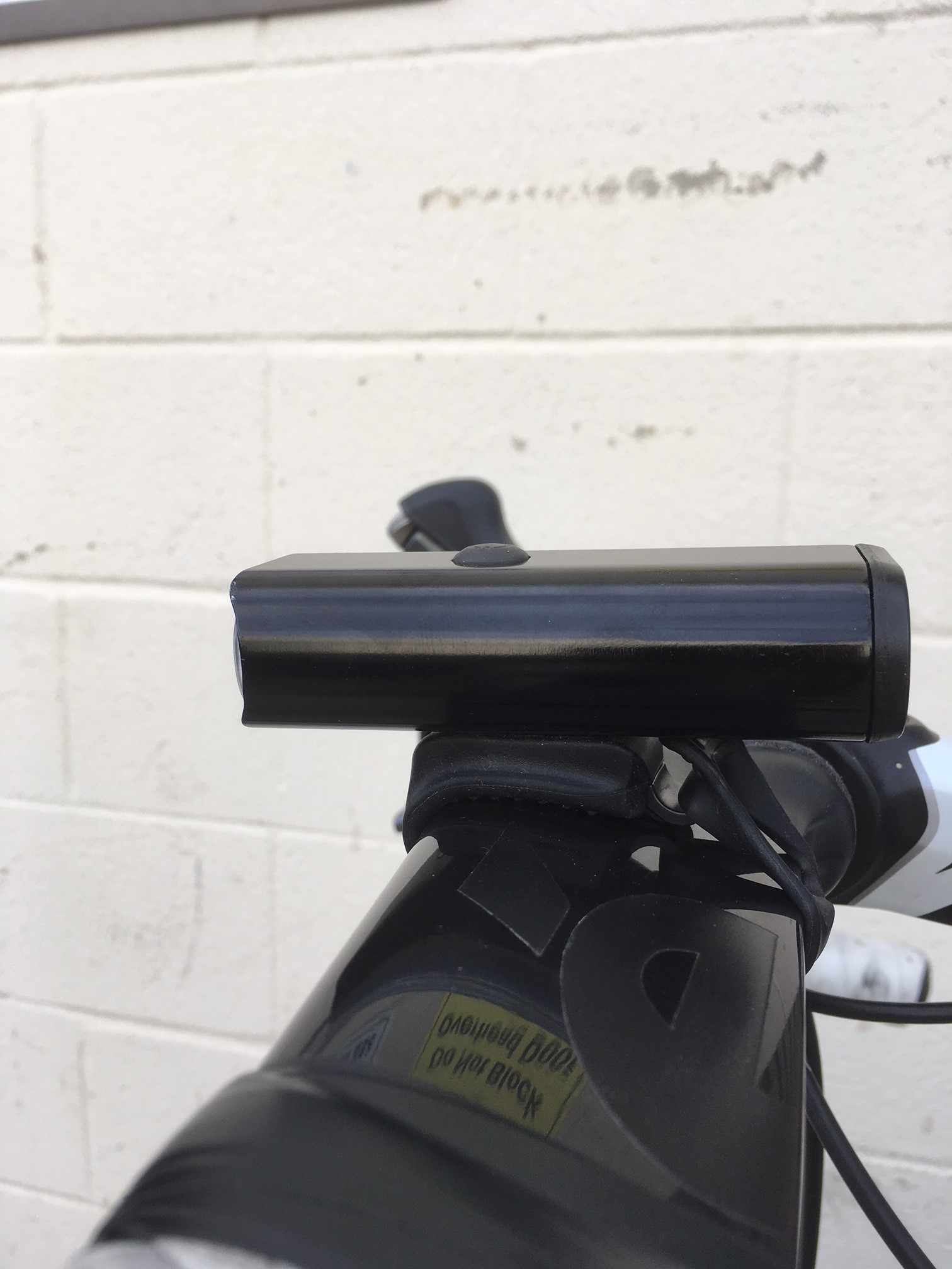 Front light store for aero handlebars